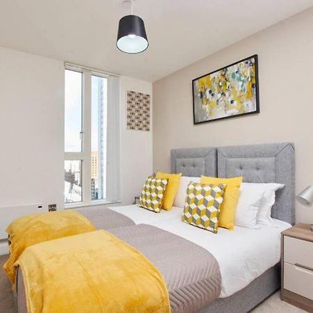 Lovely Apartment - Private Parking - Stadium Views Manchester Dış mekan fotoğraf