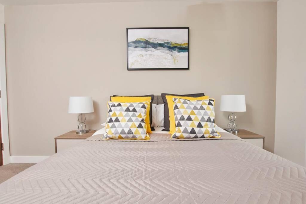 Lovely Apartment - Private Parking - Stadium Views Manchester Dış mekan fotoğraf